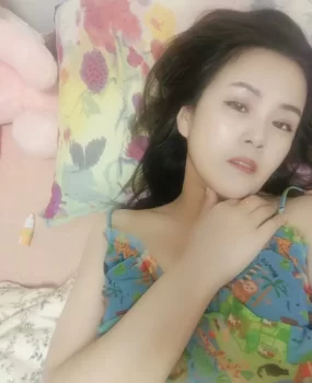佳木斯离婚少妇，还有奶水。