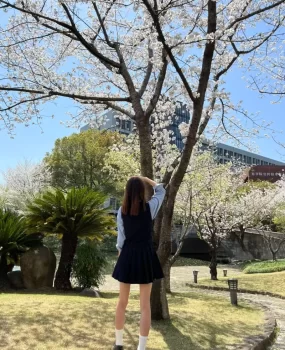 杭州西湖身材很好的01年小姐姐92店