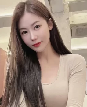 让胡路 美女一枚