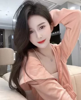 刚从深圳大城市回来小钱看不上兼职的姐姐