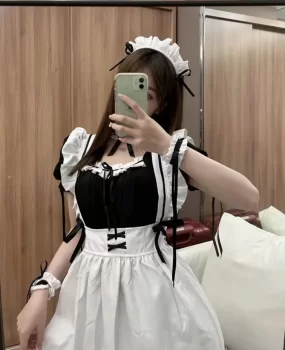 北京在校淫荡学生妹，爱慕虚荣来，乖巧懂事爱被艹，水多逼紧奶子软，极品服务