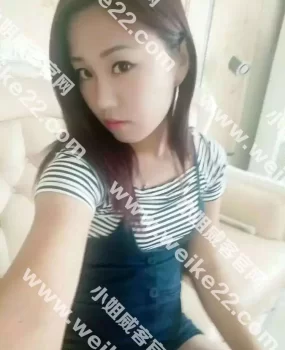 做微商兼职的一个妹子