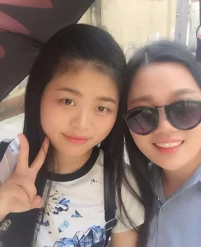 刚毕业兼职小妹 长的不算太漂亮但温柔